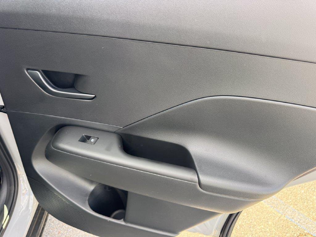 New 2027 Gray Hyundai SE FWD image 11