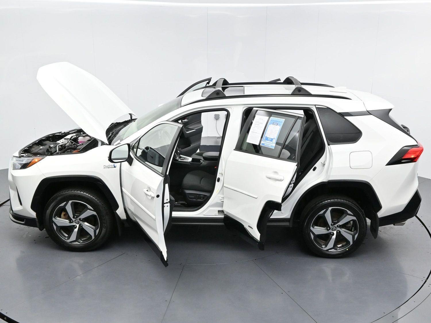Used 2024 Ice Cap Toyota SE image 41