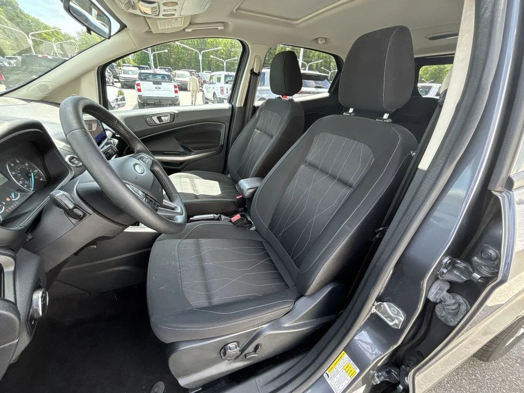 Used 2020 Gray Ford SE image 13