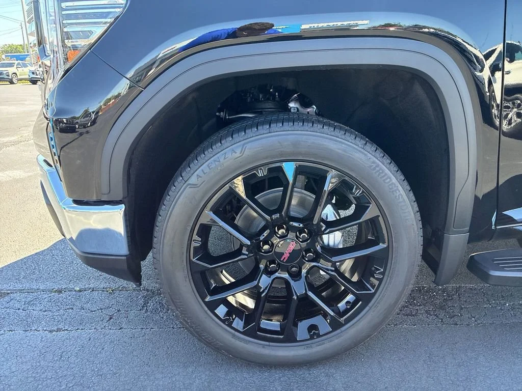 New 2026 Onyx Black GMC SLT image 10