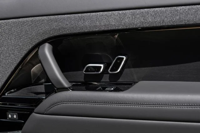 New 2026  Land Rover Dynamic SE image 54