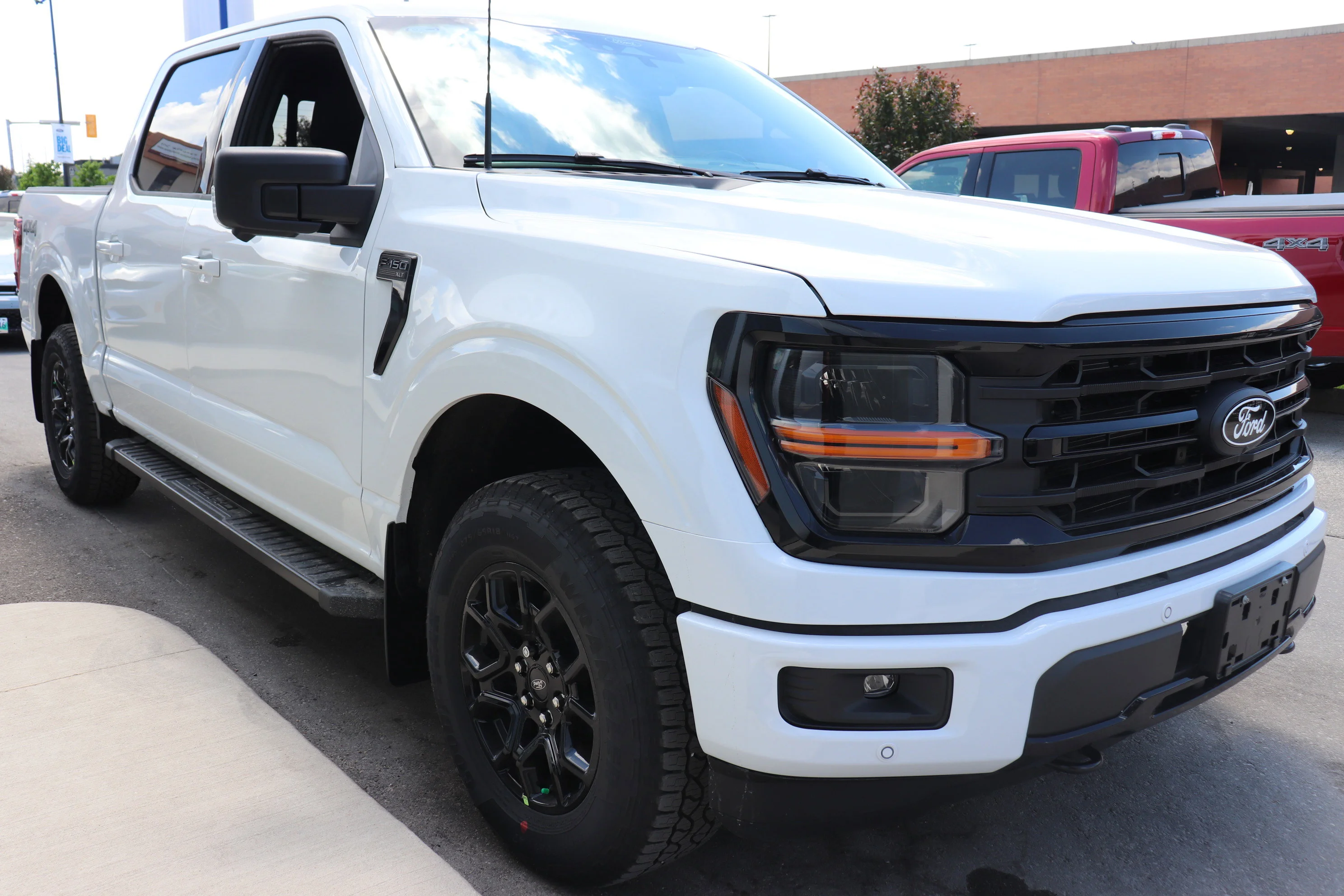 New 2026 OXFORD WHITE Ford XLT image 5