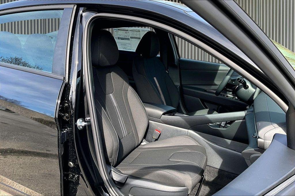 New 2026 Abyss Black Hyundai SEL Sport image 9