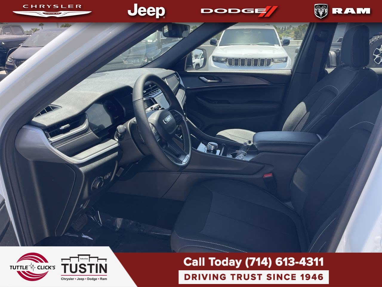 New 2026 Bright White Clear-Coat Exterior Paint Jeep Laredo X image 17