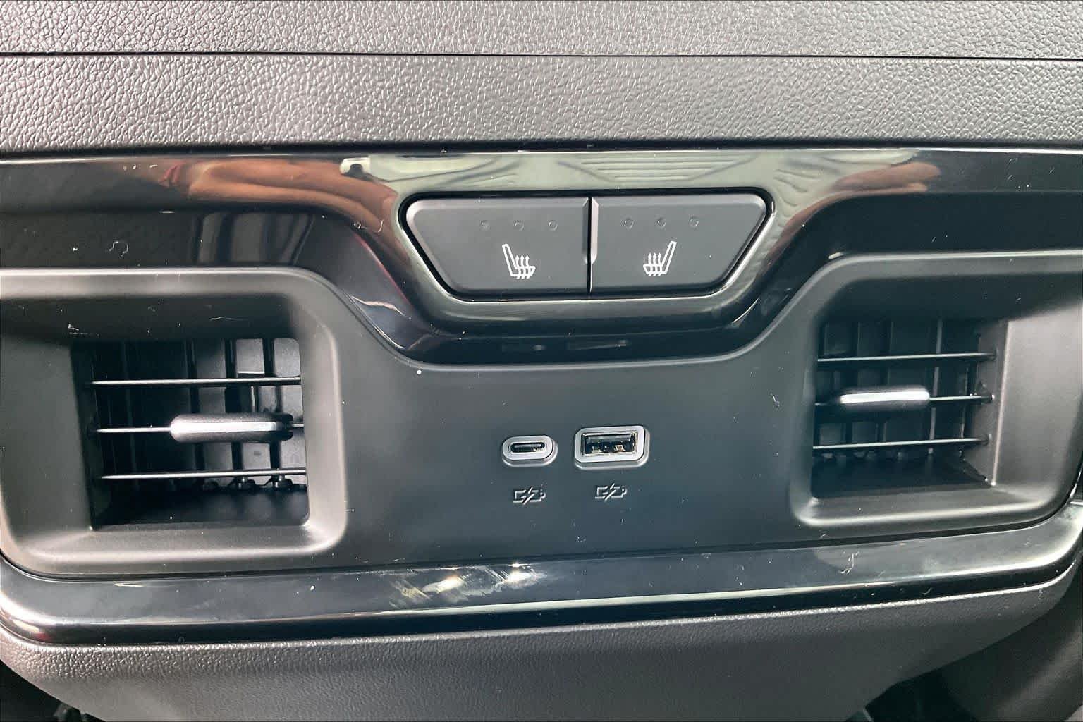 Used 2026 Summit White GMC AT4 image 32