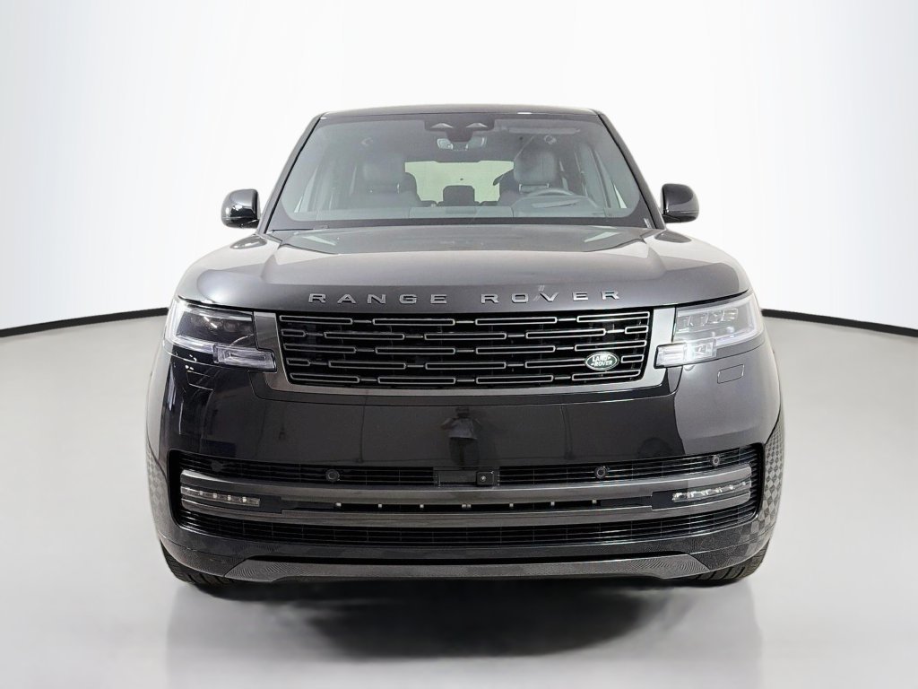 New 2027 Santorini Black Land Rover SE image 2