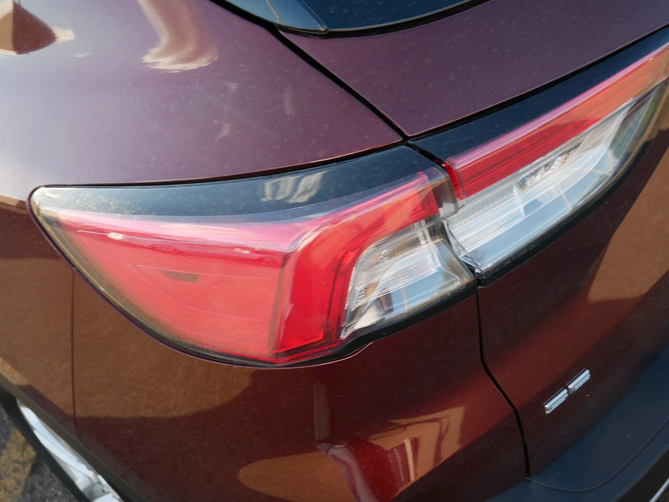 Used 2021 Bronze Fire Ford SE image 17
