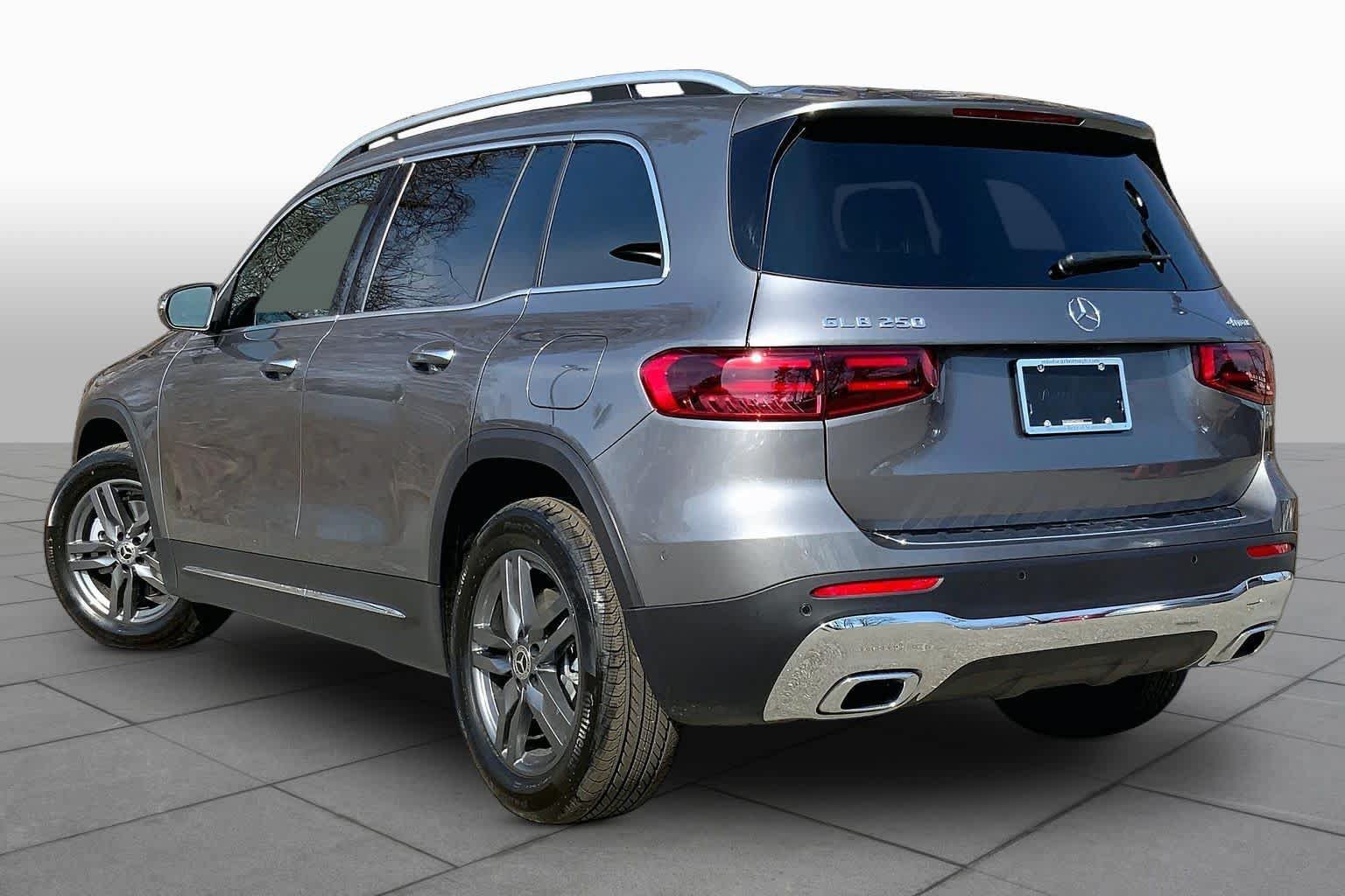 New 2026 Mountain Grey Metallic Mercedes-Benz GLB 250 image 16