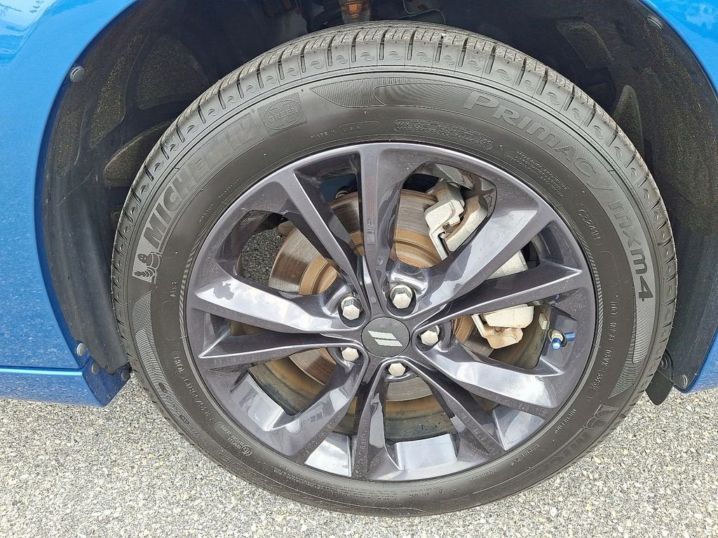 Used 2023  Dodge SXT image 9