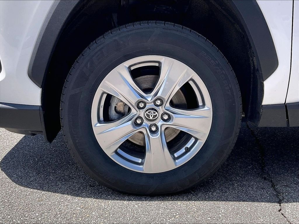 Used 2024 Ice Toyota XLE image 7