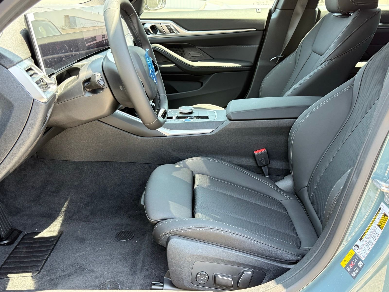 New 2026 Cape York Green Metallic BMW eDrive40 image 21
