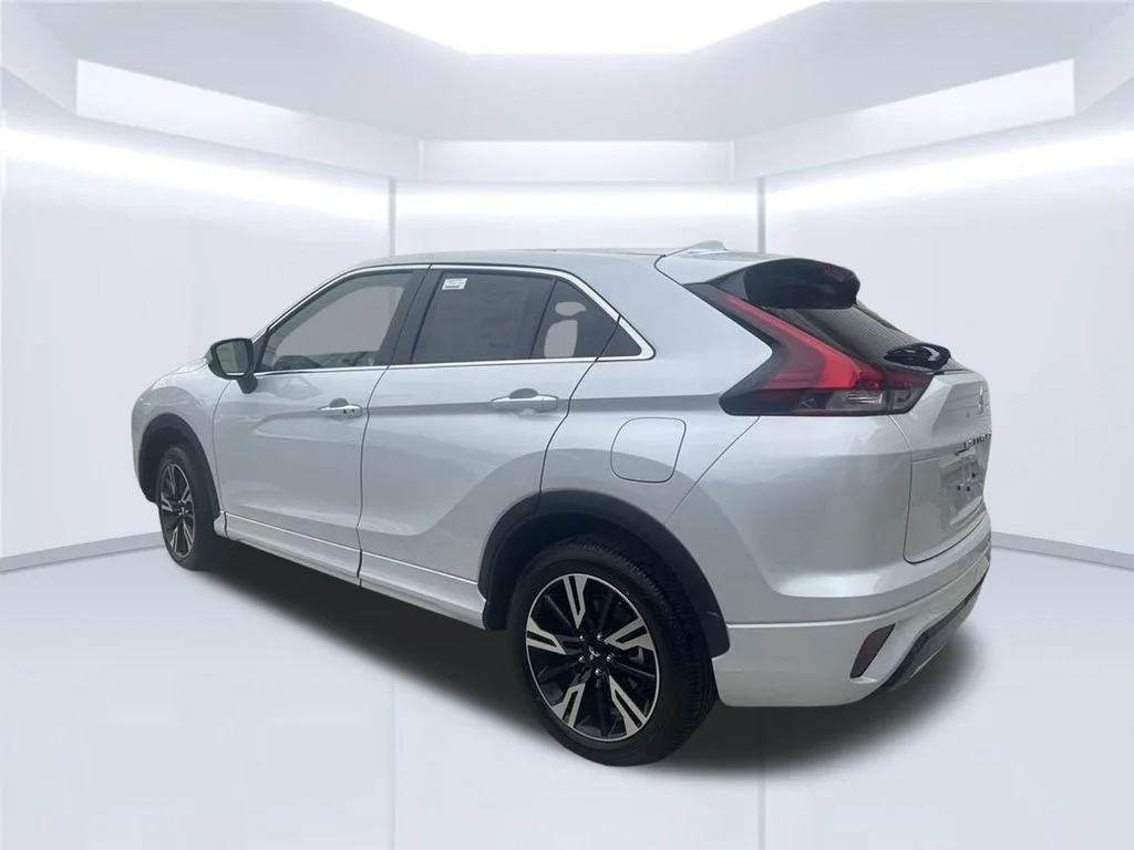 New 2026 White Mitsubishi SEL image 25