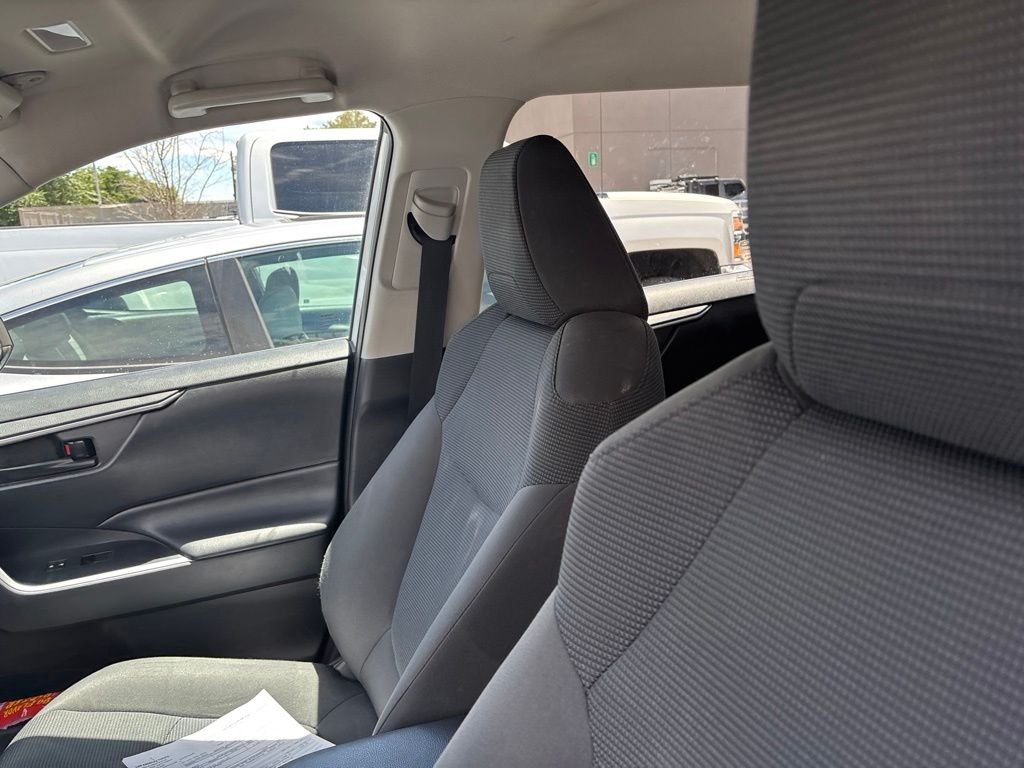 Used 2021 White Toyota LE image 19