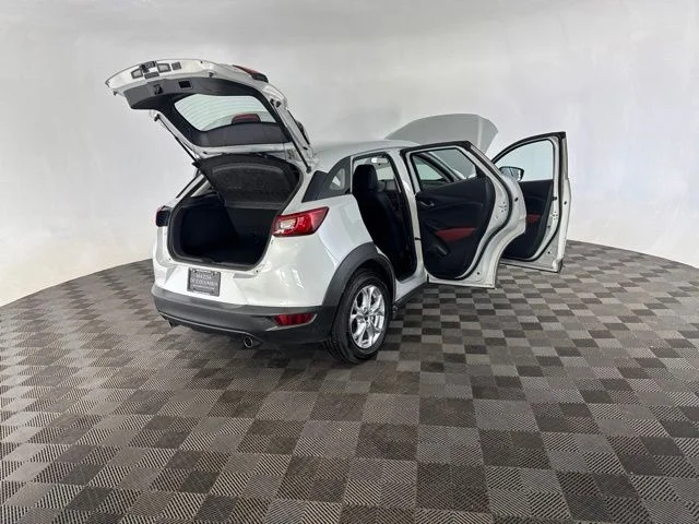 Used 2016 White Mazda Touring image 14