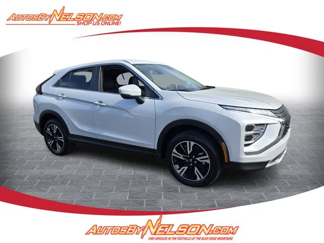 Used 2025 White Mitsubishi SE image 1