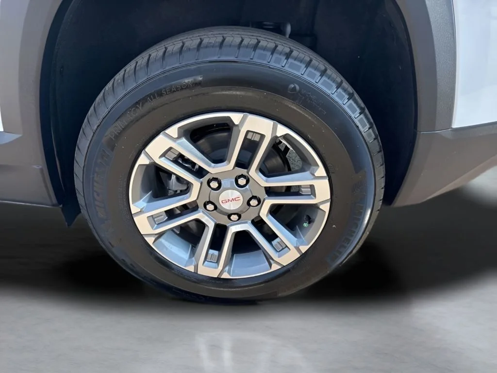New 2026 Summit White GMC Elevation image 34