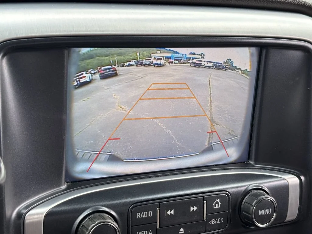 Used 2017 WHITE FROST TRICOAT GMC SLT image 24