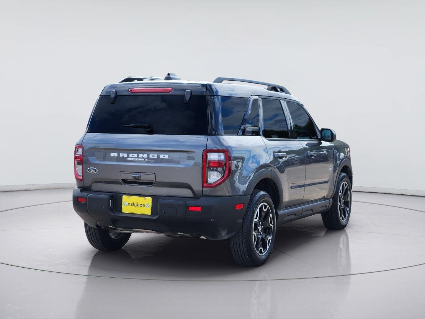 Used 2025 Carbonized Gray Ford Outer Banks image 4