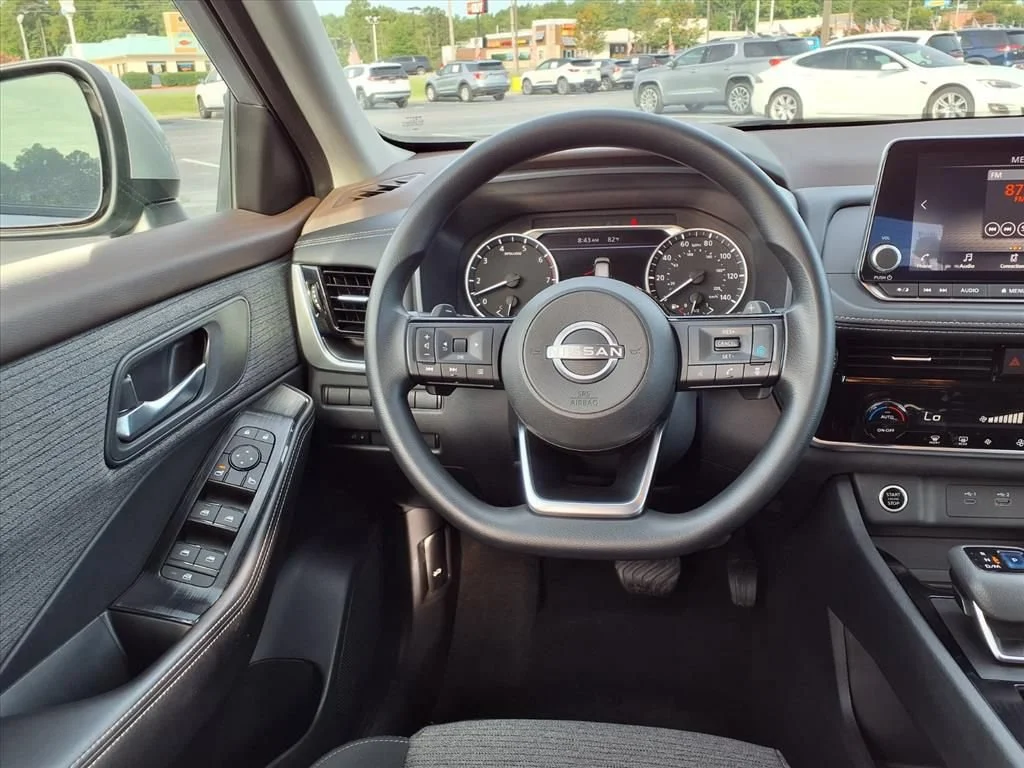 Used 2022 Silver Nissan SV Intelligent AWD image 23