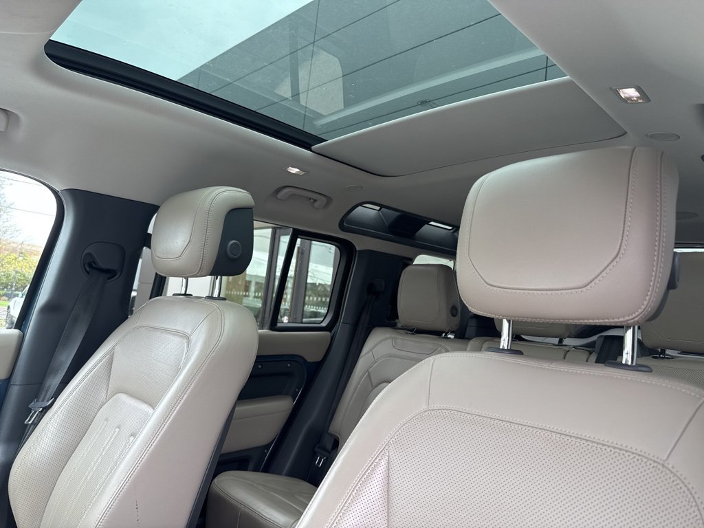 Certified Used 2020 Blue Land Rover HSE image 12