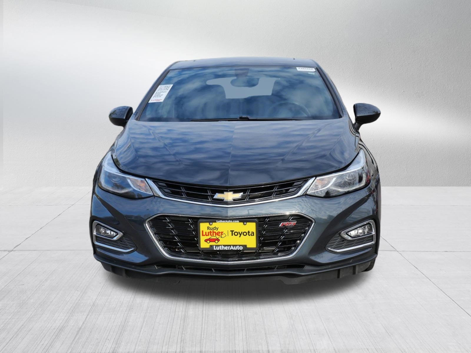 Used 2017 Chevrolet Cruze LT with VIN 3G1BE6SM4HS596725 for sale in Golden Valley, MN