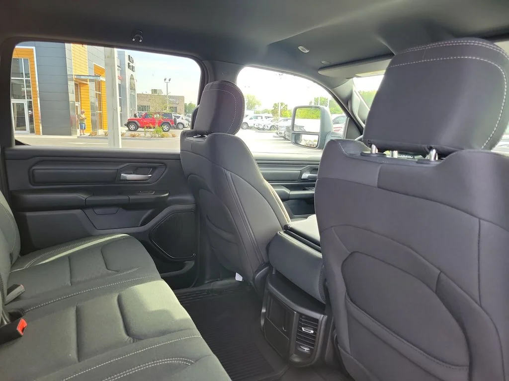 New 2026 Diamond Black Crystal Pearl-Coat Exterior Paint RAM Warlock image 27