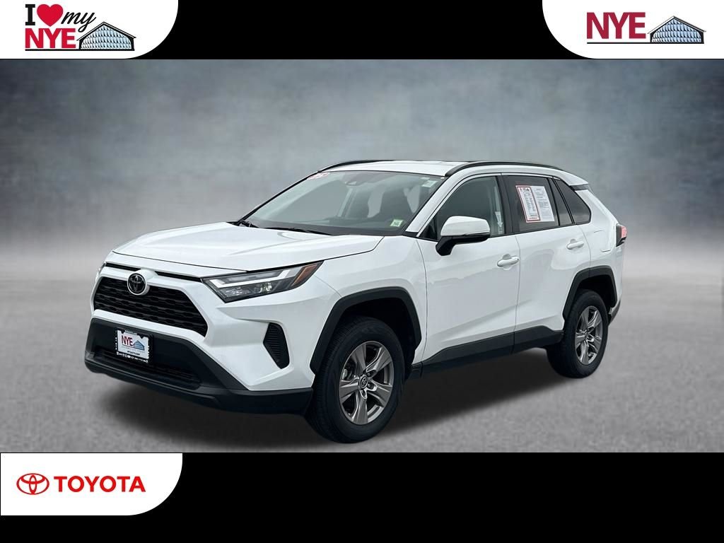 Used 2025 White Toyota XLE image 1