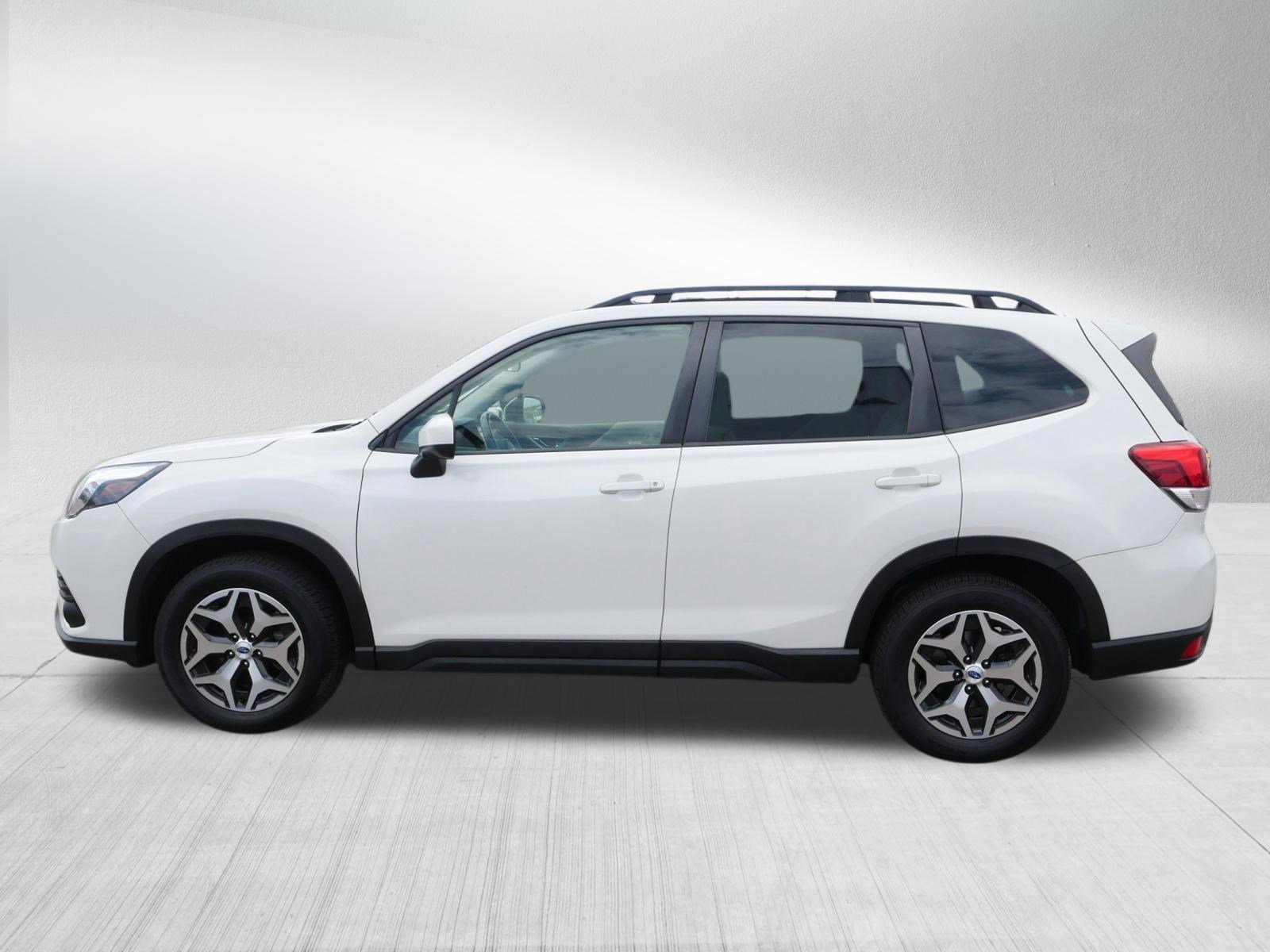 Used 2023 Crystal White Pearl Subaru Premium image 4