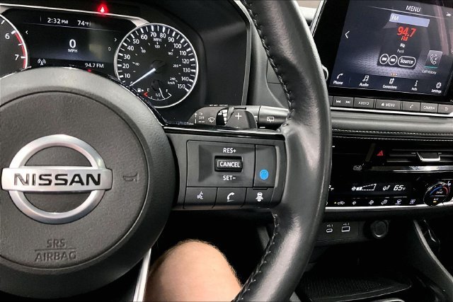 Used 2021 Glacier White Nissan SV image 28