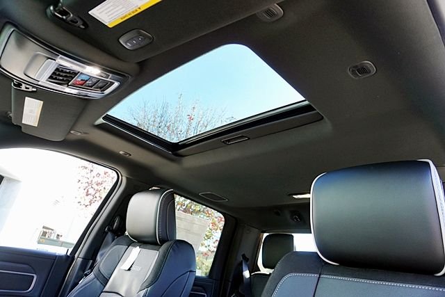 New 2026 Granite Crystal Metallic Clear-Coat Exterior Paint RAM Laramie image 23