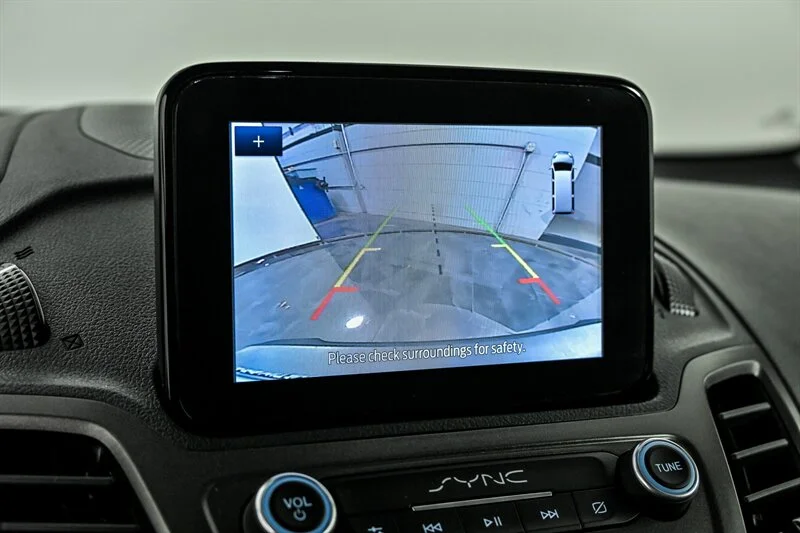 Used 2022 Frozen White Ford XL image 20