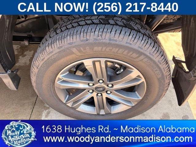Used 2023 Agate Black Metallic Ford XLT image 8
