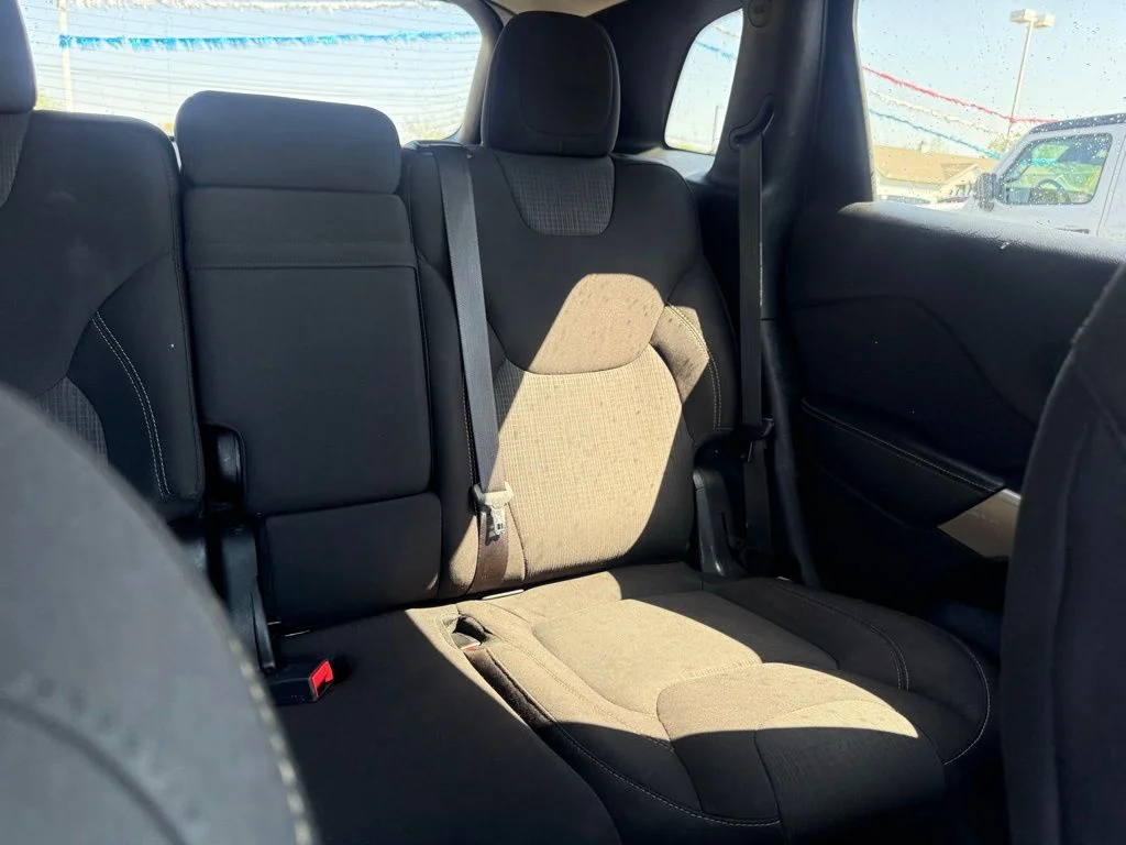 Used 2017 Red Jeep Latitude image 59