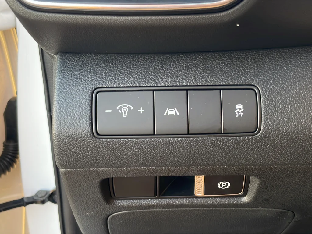 Used 2022 Gray Hyundai SEL image 27