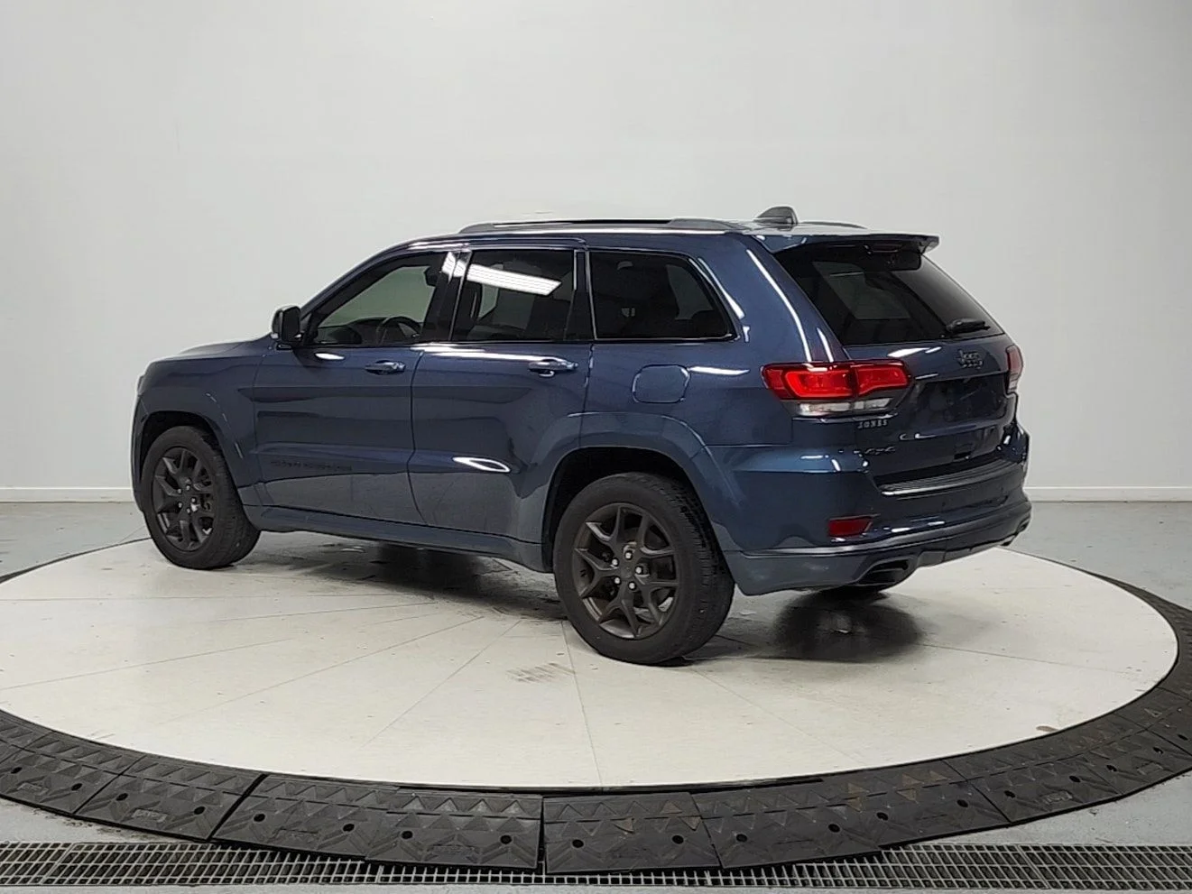 Used 2019 Blue Jeep Limited X image 6