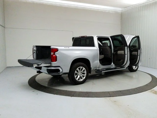 Used 2019 Silver Chevrolet LTZ image 16
