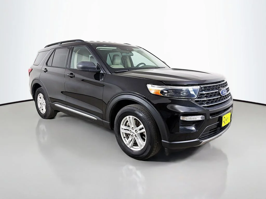 Used 2020 Black Ford XLT image 4