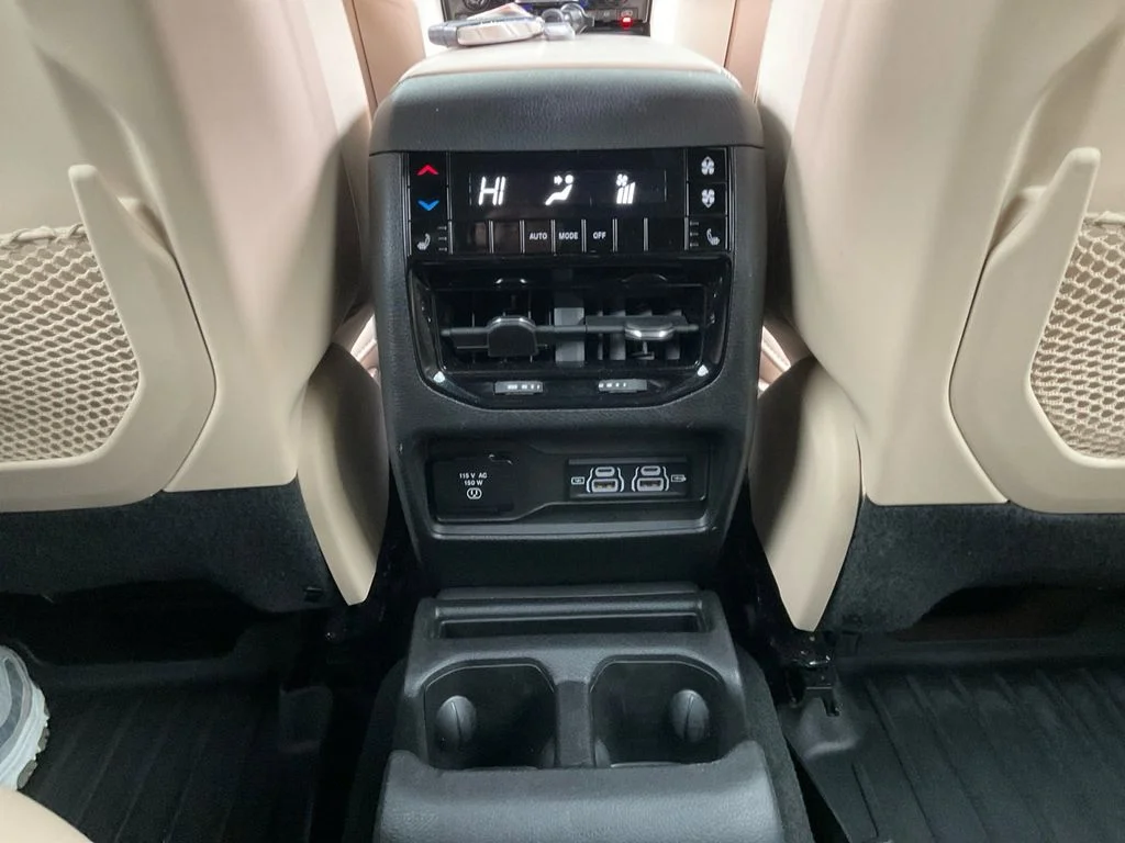 Used 2023 White Jeep Limited image 22