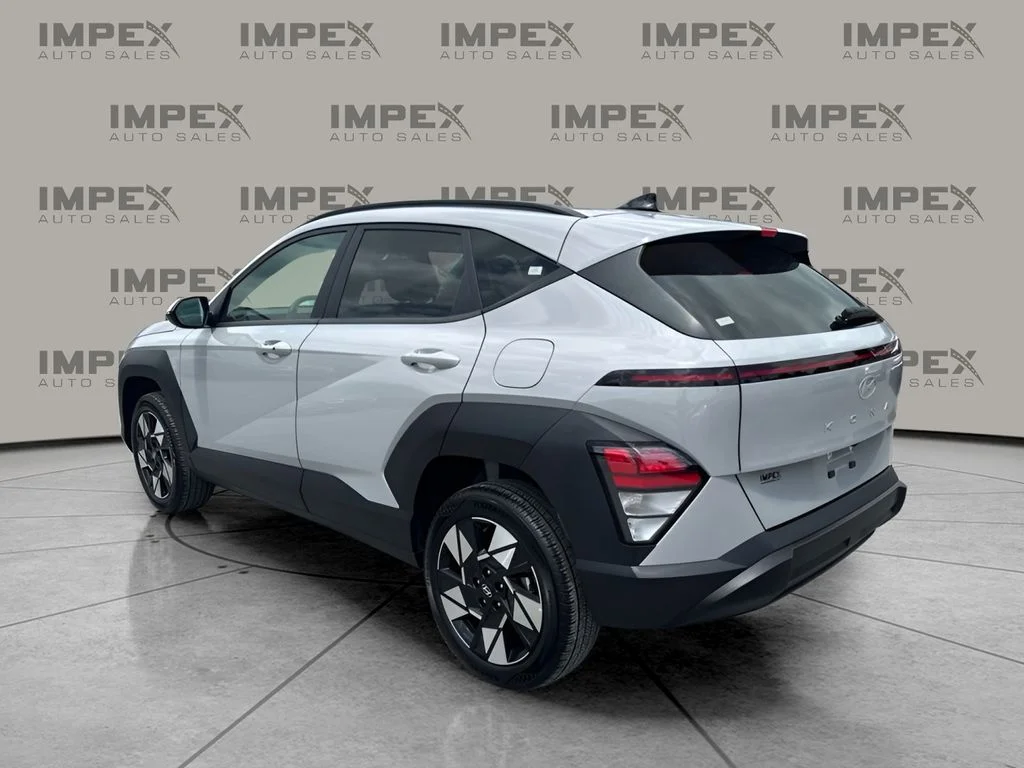 Used 2025 Gray Hyundai SEL image 3
