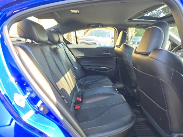 Used 2021 Apex Blue Pearl Acura Premium and A-SPEC Packages image 12