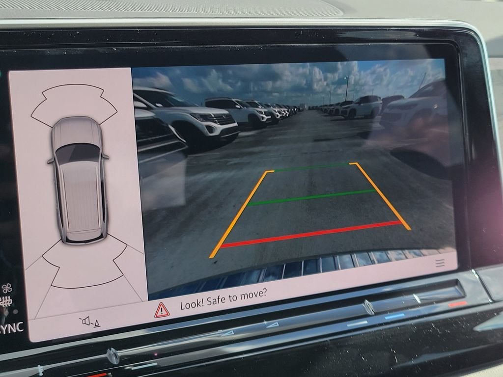 New 2026 White/off-white Volkswagen 2.0T SE w/Technology image 17