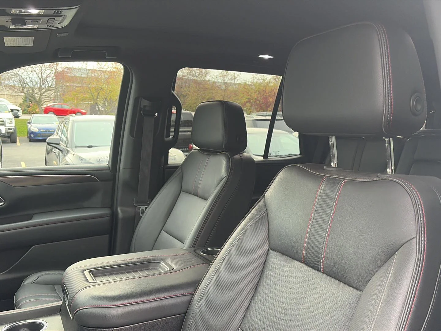 Used 2023 Wh Chevrolet  image 14