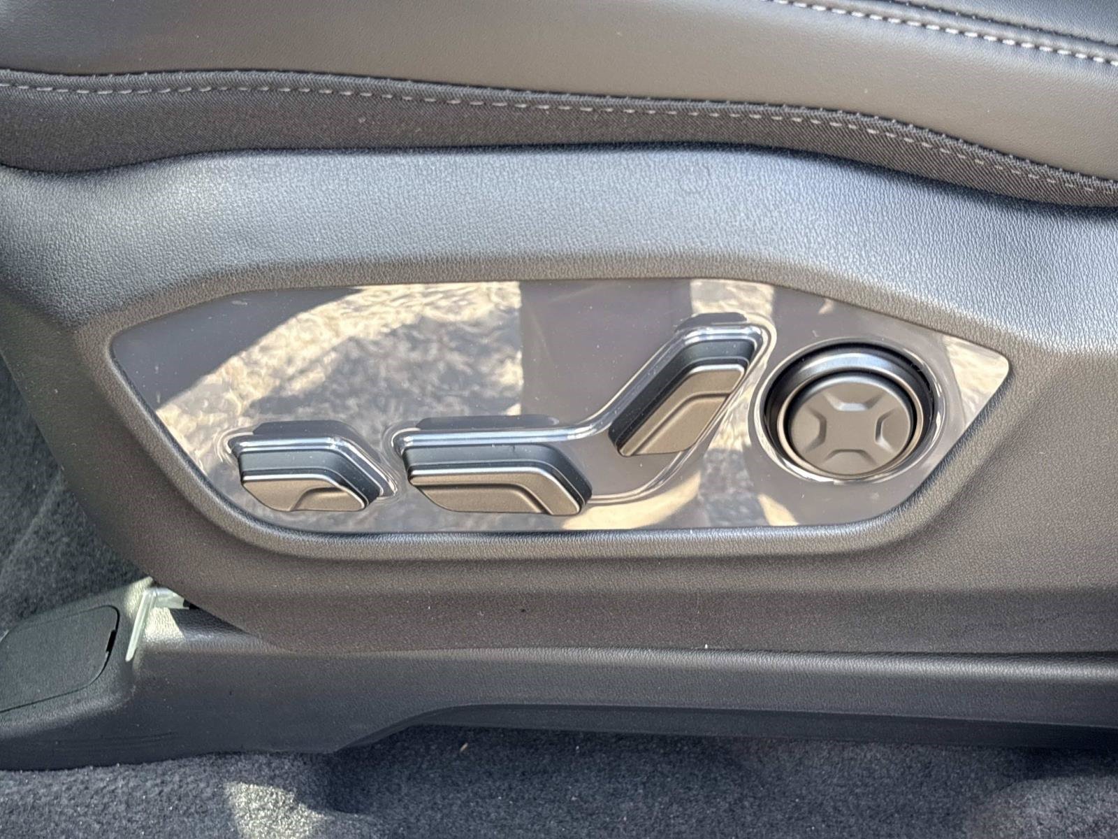 New 2027 Terrain Brown Kia X-LINE SX image 22