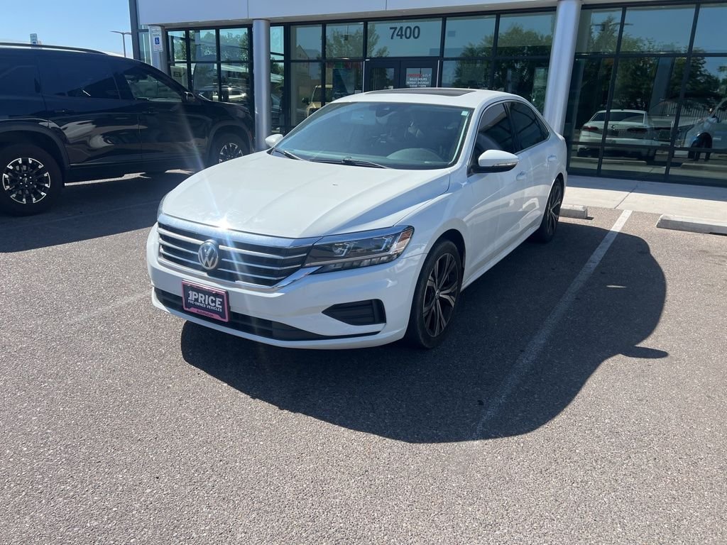 Used 2021  Volkswagen 2.0T SE image 2