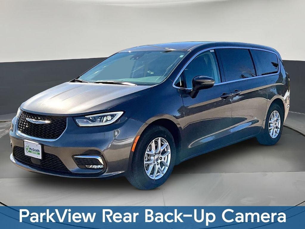Used 2023 Gray Chrysler Touring L image 3
