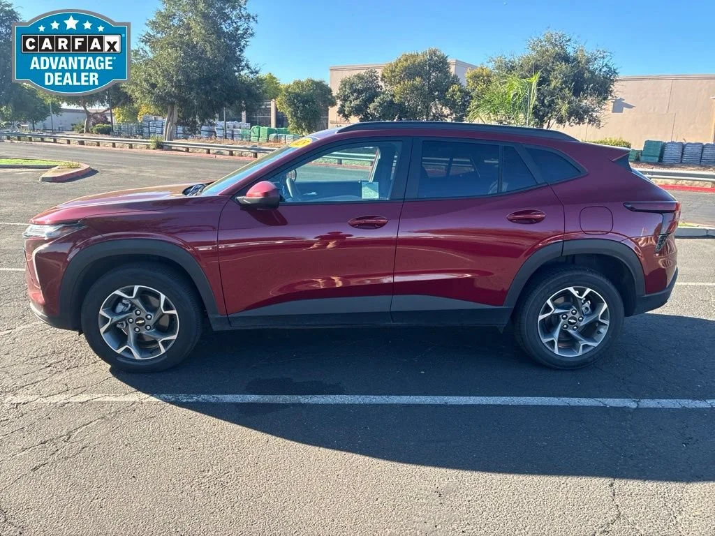 Used 2025 Crimson Metallic Chevrolet LT image 6