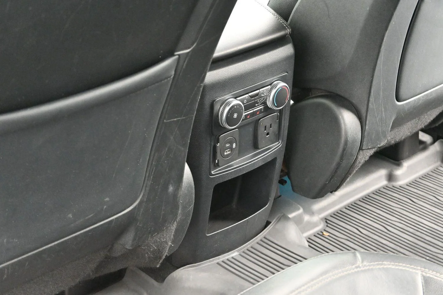 Used 2020 Magnetic Ford Limited image 31