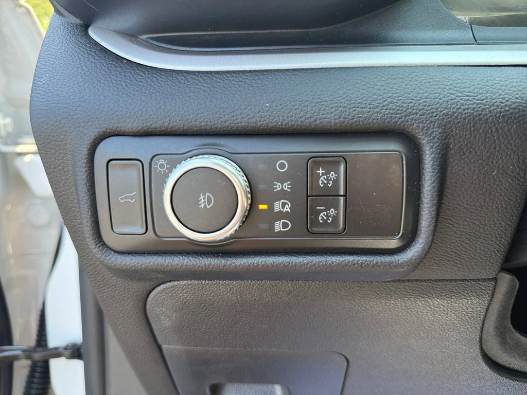 Used 2021 White Ford XLT image 38