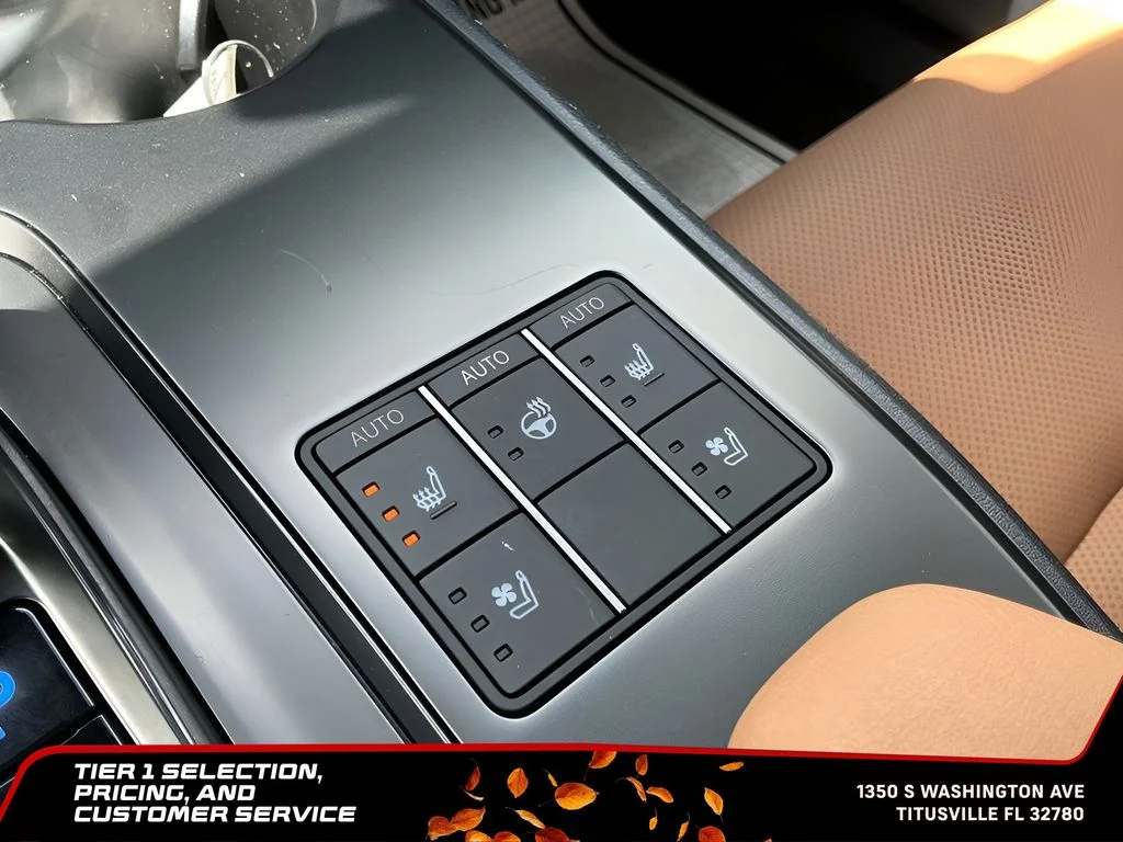 Used 2025 White Lexus 300h Premium image 32