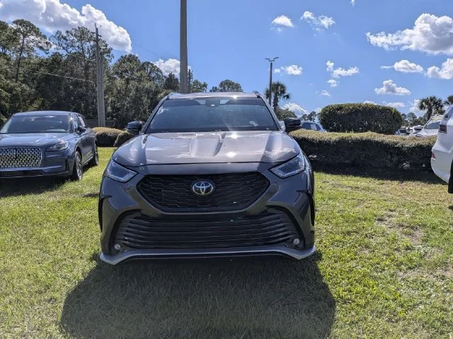 Used 2021 Magnetic Gray M Toyota XSE image 8
